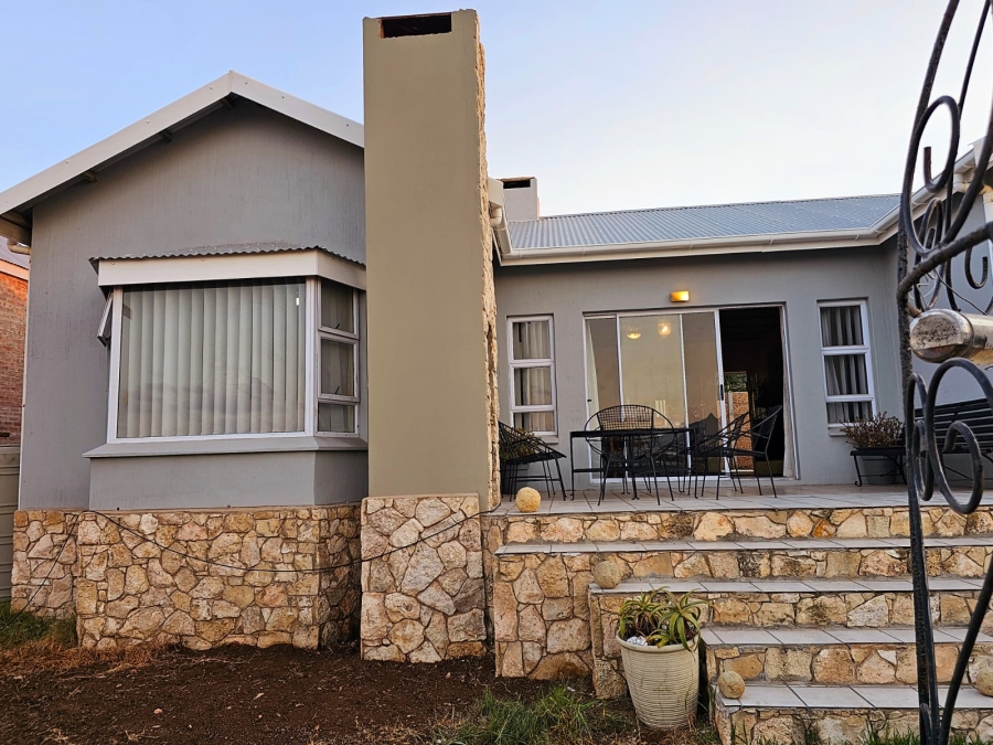 To Let 3 Bedroom Property for Rent in Stilbaai Wes Western Cape